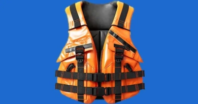 vecteezy_ai-generated-life-jacket-isolated-on-white-background_37318193