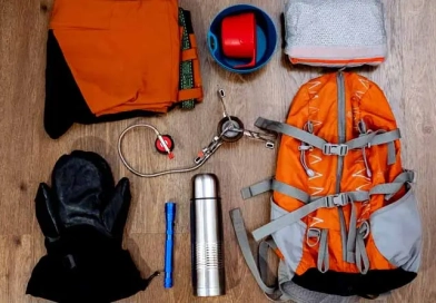 vecteezy_hiking-equipment-backpack-pants-thermos-mittens_40506791