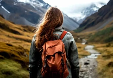vecteezy_woman-hiker-with-backpack-hiking-in-cordillera-blanca-peru_27004682