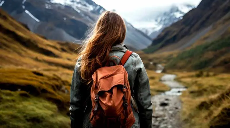 vecteezy_woman-hiker-with-backpack-hiking-in-cordillera-blanca-peru_27004682