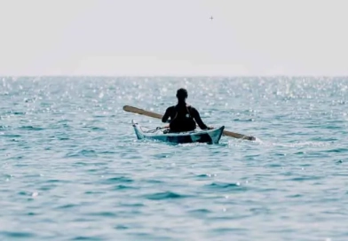 Can I kayak in ocean surf? vecteezy_woman-sea-kayak-happy-smiling-woman-in-kayak-on-ocean_45598333