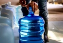 vecteezy_workers-lift-drinking-water-clear-and-clean-in-blue-plastic_34457652