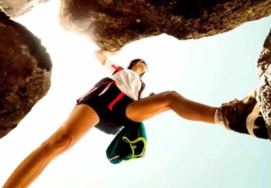 What Are Dynamic and Static Movements in Climbing? vecteezy_low-angle-close-up-one-young-caucasian-sporty-woman-alone_9765358