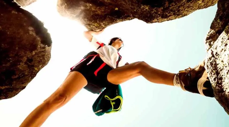 vecteezy_low-angle-close-up-one-young-caucasian-sporty-woman-alone_9765358