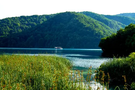 vecteezy_lake-with-clear-turquoise-water-national-park-plitvice_6148857 discovering the 5Best Hiking Trails in Europe