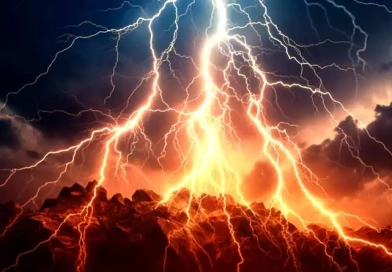 How Do I Stay Safe While Hiking In A Thunderstorm? vecteezy_lightning-bolts-or-strikes-natural-disaster_26189118
